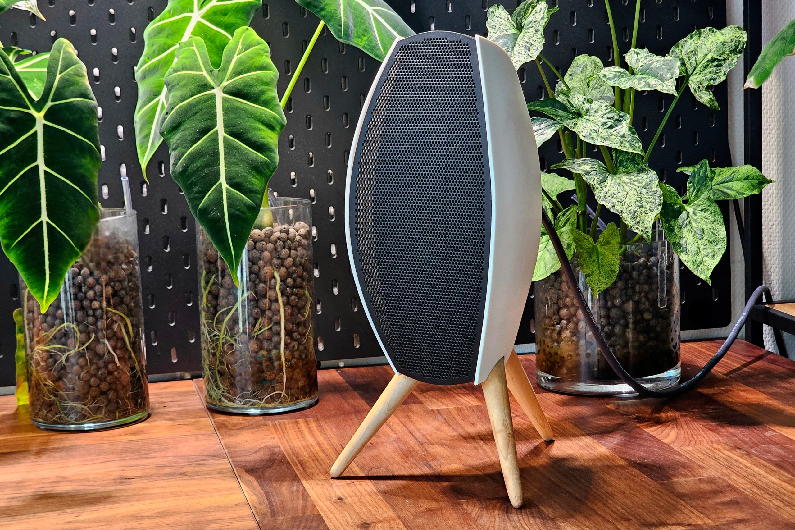 Functional prototype of the Beosound Focus, front