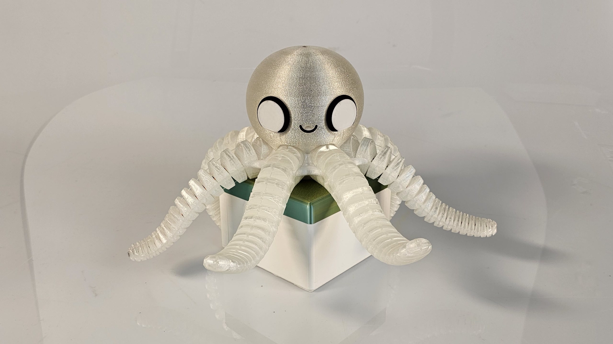 Octoping in happy expression